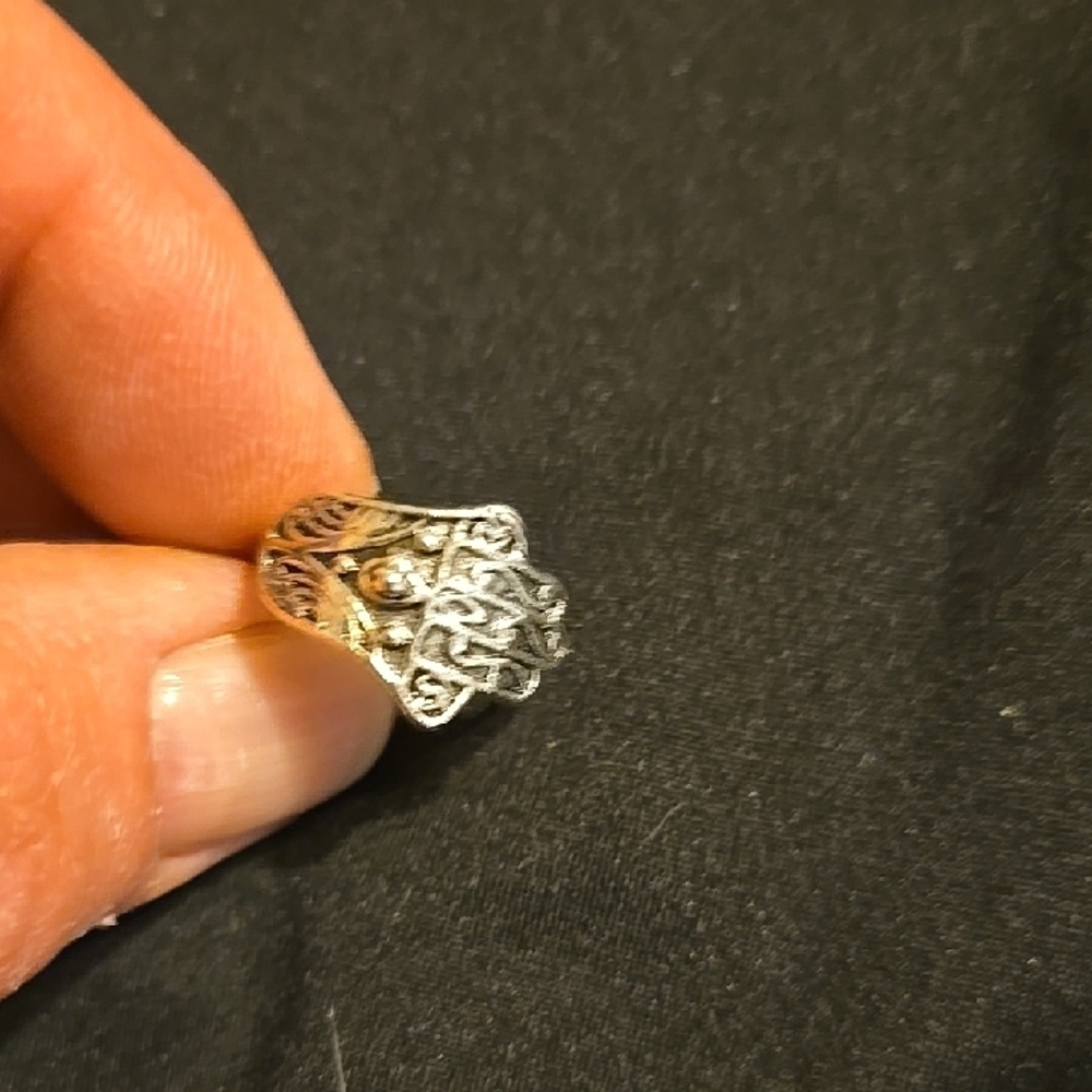 Vintage Elegant Silver Filigree Ring